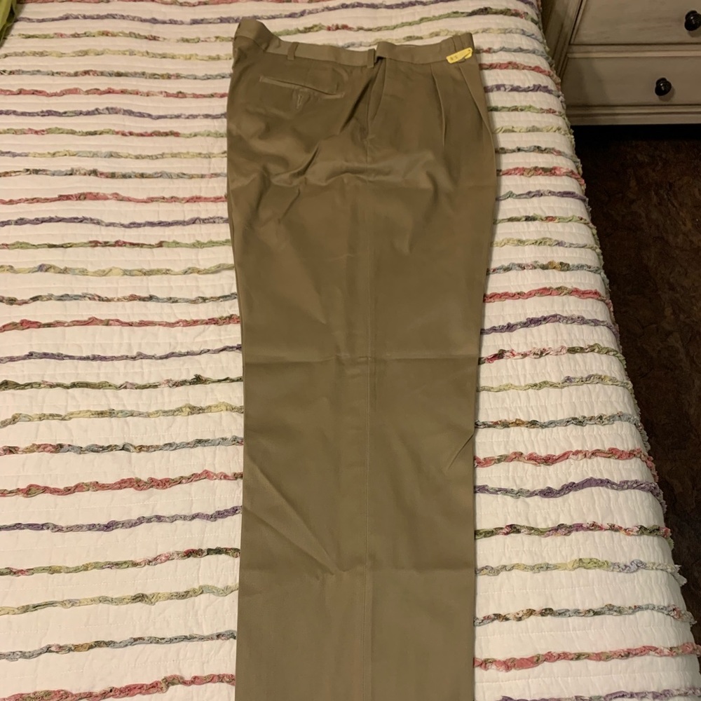 Mens haggar dress pants. 36” x 32”